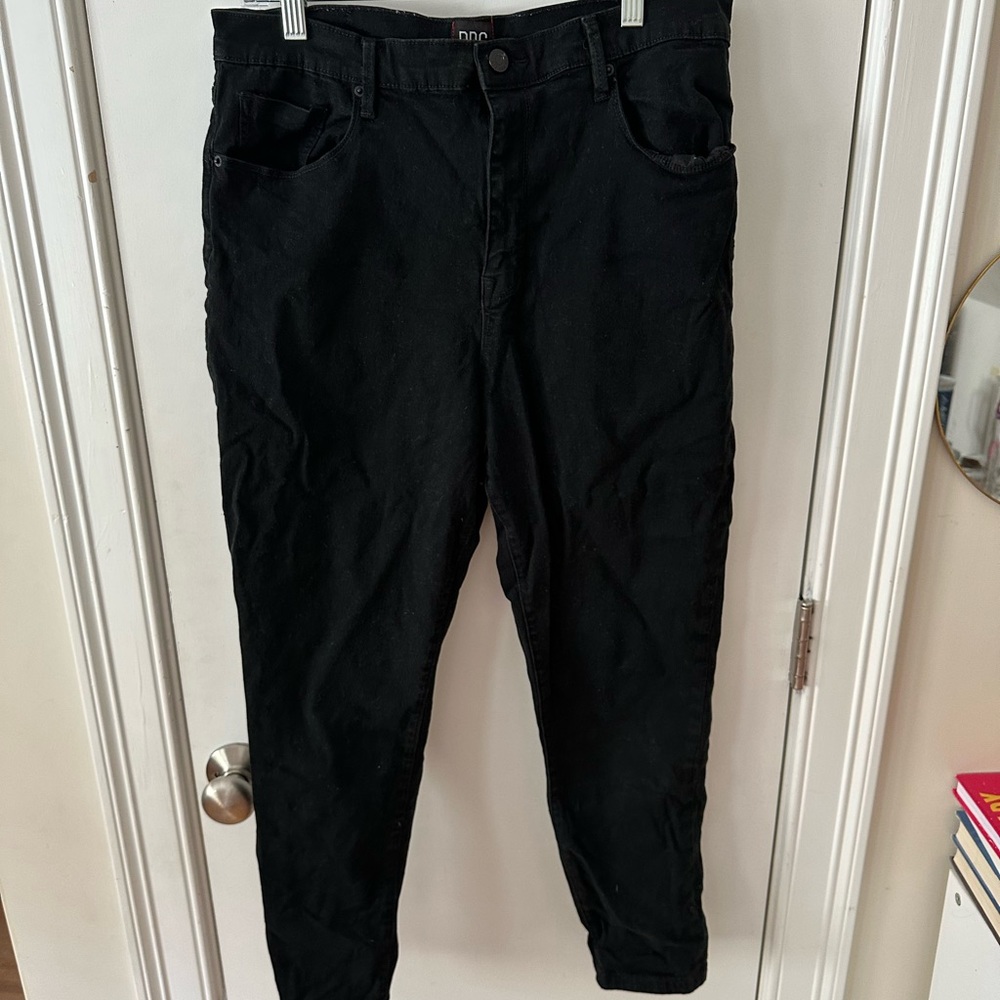Urban Outfitters BDG Twig High Rise Cropped Black Denim w/ Embellishment